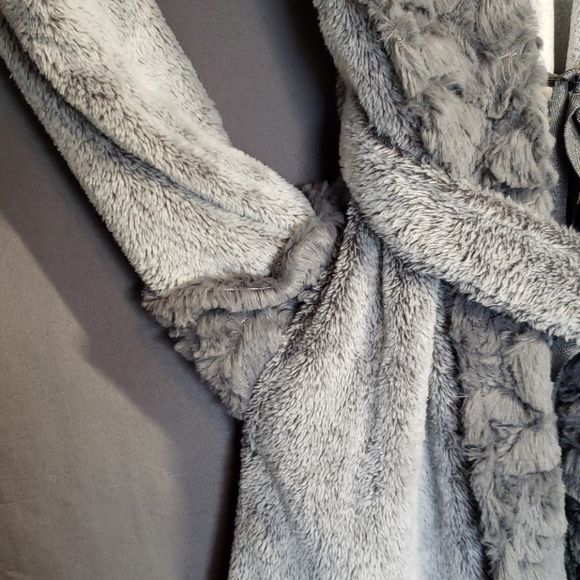 Secret treasures sleepwear robe - Picture 5 of 8